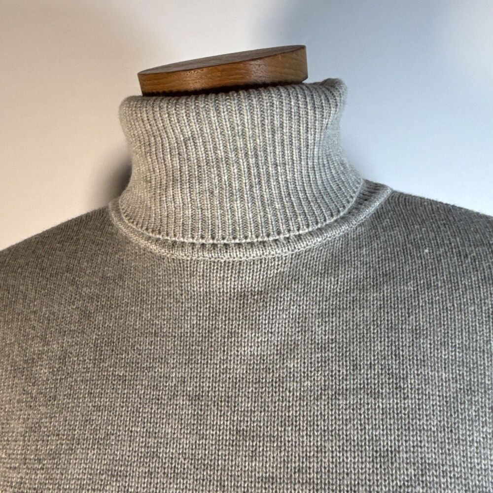 The J Peterman Company Sweater Womens Small Gray Silk Cashmere Turtleneck Knit - Picture 2 of 5